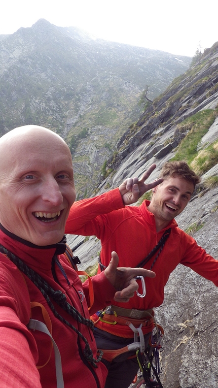 Lo Specchio di Val Pilotera, Valchiavenna - Simone Manzi e Riccardo Lerda allo Specchio di Val Pilotera, Valchiavenna: fine del divertimento