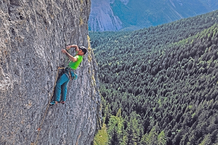 Cima Cee, Brenta Dolomites, Rolando Larcher, Luca Giupponi - Fine di un’Epoca at Cima Cee in the Brenta Dolomites: Rolando Larcher climbing pitch 3