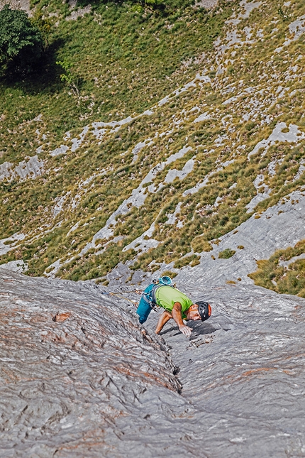 Cima Cee, Dolomiti di Brenta, Rolando Larcher, Luca Giupponi - Fine di un’Epoca alla Cima Cee nelle Dolomiti di Brenta: Rolando Larcher sul 4° tiro