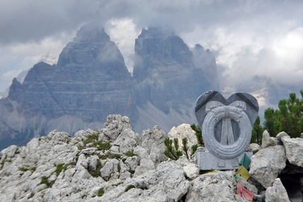Wolkenreise, Pilastro di Misurina, Dolomites - The heart of granite on the summit of Wolkenreise up Pilastro di Misurina (Dolomites), the route dedicated to Florian Thamer