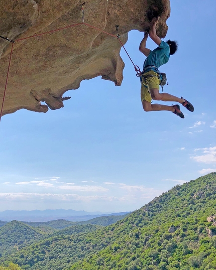 Arrampicata ai Sette Fratelli in Sardegna, Filippo Manca - Arrampicata ai Sette Fratelli in Sardegna: Filippo Manca su Yoda 7b