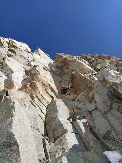 Becca di Montandaynè Valnontey, Michele Amadio, Giovanni Ravizza - Parete sud Becca di Montandaynè in Valnontey: dopo la parte mediana di roccia mediocre la via riparte con un 6b+ da antologia!