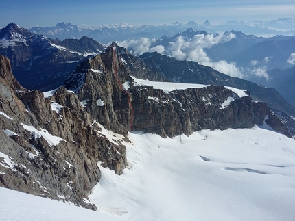 Becca di Montandaynè Valnontey, Michele Amadio, Giovanni Ravizza - La parete sud della Becca di Montandaynè in Valnontey e il tracciato della via delle Guide di Cogne, aperta da Vincenzo Perruchon e Alfredo Abram il 06-07 agosto del 1961. La prima libera è stata effettuata da Michele Amadio (Guida Alpina di Cogne) e Giovanni Ravizza (A.Guida Alpina) il 23 Giugno 2020