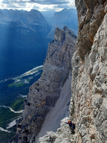 Pomagagnon, Dolomiti, Solstizio d’estate, Luca Alverà, Filippo Michielli, Riccardo Fantina - Filippo Michielli e Riccardo Fantina sul diciannovesimo tiro di Solstizio d’estate sul Pomagagnon, Dolomiti