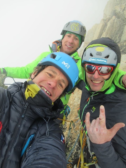 Pilastro Rosso del Broulliard, Monte Bianco - Francesco Ratti, François Cazzanelli e Matteo Della Bordella durante l'apertura di Incroyable, una nuova via sul Pilastro Rosso del Broulliard sul versante italiano del Monte Bianco.