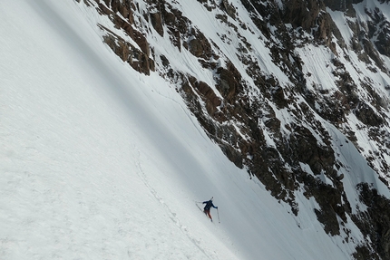 Punta Parrot, massiccio del Monte Rosa, Alpi Pennine, Andrea Nespoli, Cavanna Gabbio - Punta Parrot: discesa in sci della via Cavanna Gabbio. Andrea Nespoli in piena parete: 'condizioni ottime!'