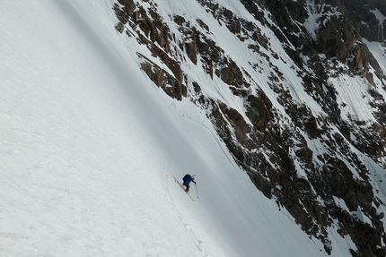 Punta Parrot, massiccio del Monte Rosa, Alpi Pennine, Andrea Nespoli, Filippo Solaro del Borgo - Punta Parrot: Andrea Nespoli in discesa lungo la via Cavanna Gabbio