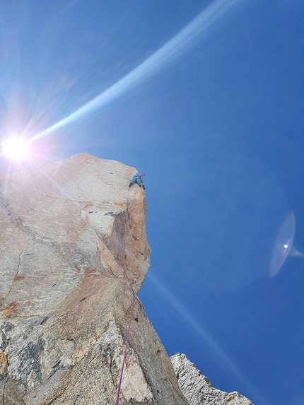 Digital Crack, Monte Bianco - Marco Sappa su Arète Cosmiques sopra Arête des Cosmiques, Monte Bianco