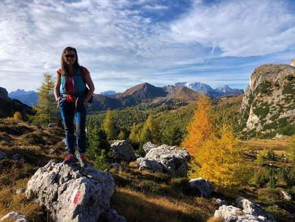 Stella Alpina, Christoph Hainz, Valparola, Dolomiti - Gerda Schwienbacher dopo l'apertura di Stella Alpina sul Monte Castello del Settsass, Valparola, Dolomiti