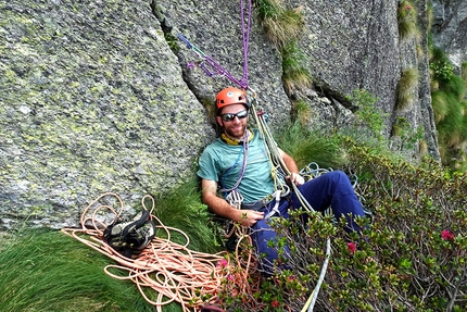 Arrampicata Valle Orco, Vallone di Piantonetto, Filippo Ghilardini, Martina Mastria, Alessandro Zuccon - Filippo Ghilardini in apertura sul Grand Hotel Piantonetto (Punta di Fioni, Vallone di Piantonetto, Valle dell'Orco)