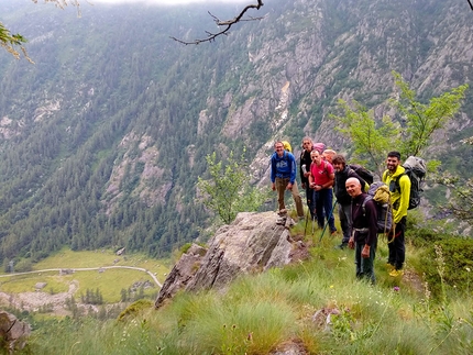 Arrampicata Valle Orco, Vallone di Piantonetto, Filippo Ghilardini, Martina Mastria, Alessandro Zuccon - Grand Hotel Piantonetto (Punta di Fioni, Vallone di Piantonetto, Valle dell'Orco): prima ripetizione, il gruppo vacanze Gerva di ritorno