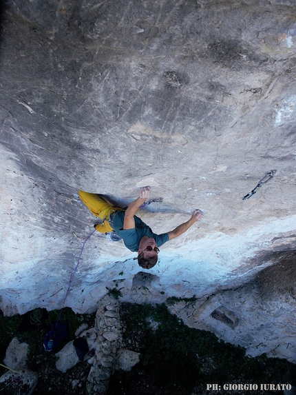 Cava Ispica, Sicilia - Arthur Kubista su Stella dormiente 8b+ nella falesia Wild nella Cava d’Ispica (Sicilia)