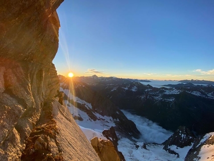 Grandes Jorasses, Monte Bianco, Jérémy Brauge, Victor Saucède, Jérôme Sullivan - Grandes Jorasses parete est: durante l'apertura di Mad Max (Jérémy Brauge, Victor Saucède, Jérôme Sullivan 08-09/07/2020)