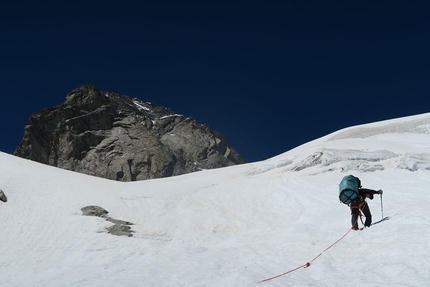 Grandes Jorasses, Monte Bianco, Jérémy Brauge, Victor Saucède, Jérôme Sullivan - Grandes Jorasses parete est: durante l'apertura di Mad Max (Jérémy Brauge, Victor Saucède, Jérôme Sullivan 08-09/07/2020)