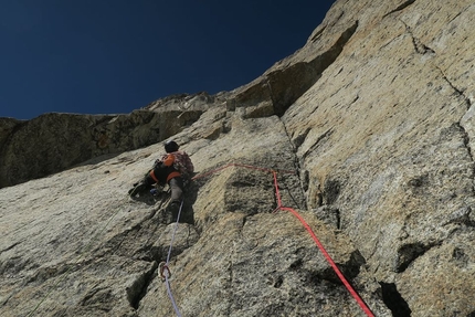 Grandes Jorasses, Monte Bianco, Jérémy Brauge, Victor Saucède, Jérôme Sullivan - Grandes Jorasses parete est: durante l'apertura di Mad Max (Jérémy Brauge, Victor Saucède, Jérôme Sullivan 08-09/07/2020)