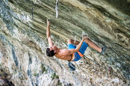 Cesar Grosso - Cesar Grosso sending his first 9a, Pure Dreaming at Massone, Arco