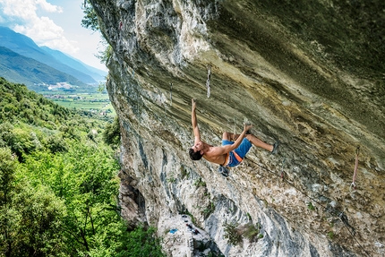 Cesar Grosso - Cesar Grosso sending his first 9a, Pure Dreaming at Massone, Arco