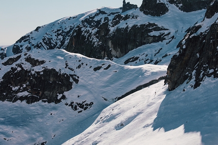 Peter Moser - Peter Moser sulla Cima d'Asta durante il progetto di tutte le 200 cime del selvaggio Lagorai in inverno