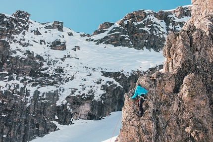 Peter Moser - Peter Moser sulla Cima d'Asta durante il progetto di tutte le 200 cime del selvaggio Lagorai in inverno