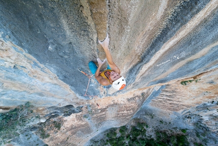 Sardegna e arrampicata: Aleksandra Taistra ripete Unchinos e Amico Fragile