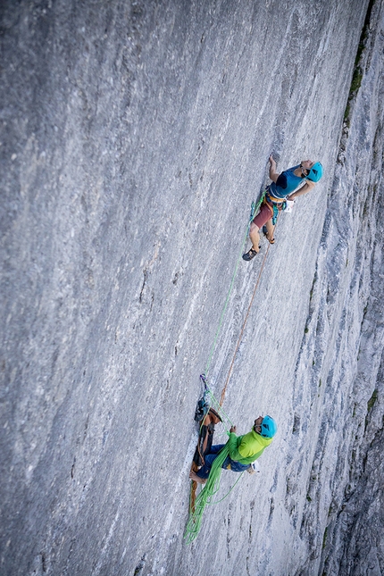 Repswand, Karwendel, Peter Manhartsberger, Klaus Gössinger - Oliver Rohrmoser sul tiro di 7b di Prime Time alla Repswand, (Karwendel, Austria)