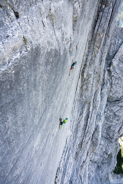 Repswand, Karwendel, Peter Manhartsberger, Klaus Gössinger - Oliver Rohrmoser climbing the 7b pitch of Prime Time on Repswand, (Karwendel, Austria)