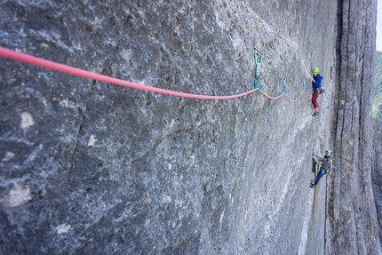 Repswand, Karwendel, Peter Manhartsberger, Klaus Gössinger - Catherine Laflamme sul tiro di 7a+ di Prime Time alla Repswand, (Karwendel, Austria)