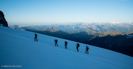 Traversata del Monte Rosa, Spaghetti Tour - La traversata del Monte Rosa: secondo giorno, traversata del Castore.