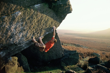 Ben Moon - Ben Moon nel 2006 libera il blocco di 8B+ Voyager a Burbage North nel Peak District in Inghilterra