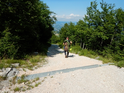 Monte Pastello, Val d'Adige, Marco Gnaccarini, Ivan Maghella - Durante l'apertura di Pastello Crack al Monte Pastello, Val d'Adige: discesa su mulattiera