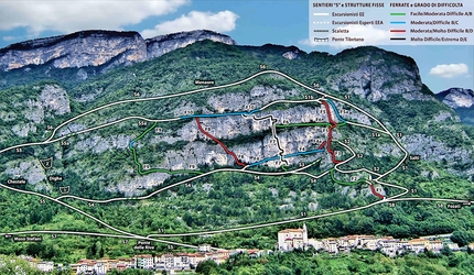 Via Ferrata Anelli delle Anguane, Valdastico - Le Vie Ferrate degli Anelli delle Anguane al Sojo di Mezzogiorno sopra San Pietro Valdastico in provincia di Vicenza. Non una ferrata soltanto, bensì una fitta rete di sentieri escursionistici e di vie Ferrate sopra la Val d’Astico, facilmente raggiungibili e percorribili tutto l’anno.