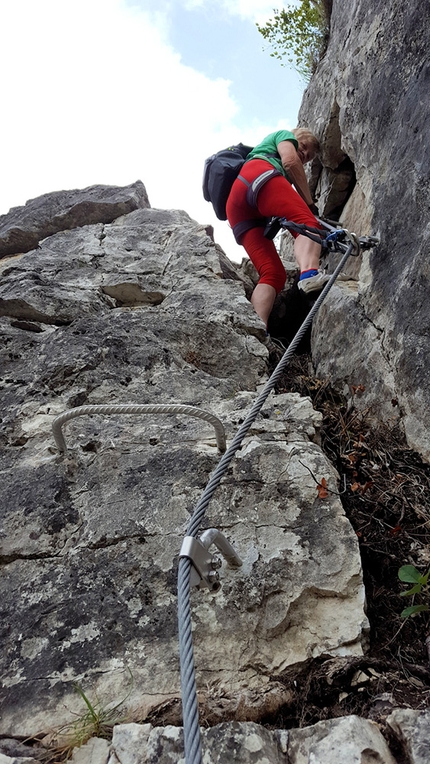 Via Ferrata Anelli delle Anguane, Valdastico - Percorrendo la Via Ferrata F3 degli Anelli delle Anguane, Val d'Astico