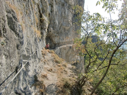 Via Ferrata Anelli delle Anguane, Valdastico - Percorrendo la Via Ferrata F4 degli Anelli delle Anguane, Val d'Astico