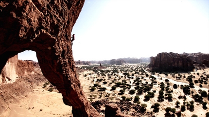 Chad new rock climbs in Ennedi desert