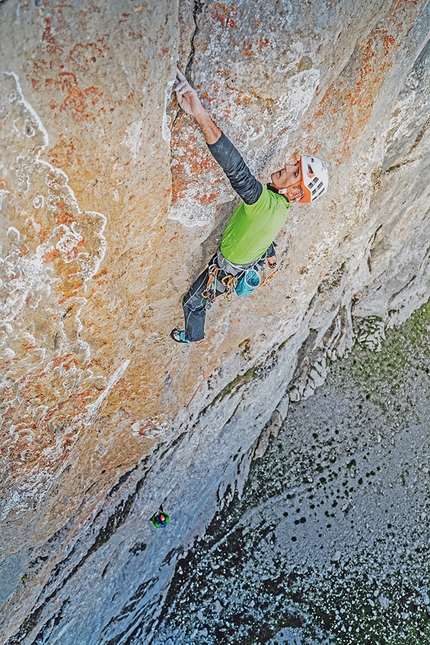 Dolomiti di Brenta, Val d’Ambiez, Zigo Zago, Rolando Larcher - Rolando Larcher sul terzo tiro di Via Zigo Zago sulla Cima Ghez in Val d’Ambiez