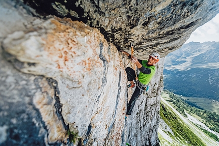 Dolomiti di Brenta, Val d’Ambiez, Zigo Zago, Rolando Larcher - Rolando Larcher sul quarto tiro di Via Zigo Zago sulla Cima Ghez in Val d’Ambiez