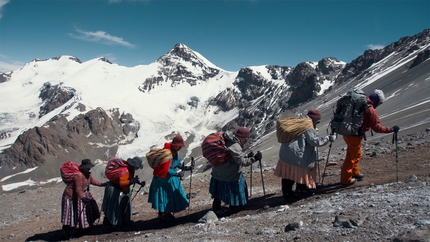 Trento Film Festival 2020 - Cholitas di Jaime Murciego e Pablo Iraburu. Giovedì 27 agosto il film inaugura la piattaforma online del Trento Film Festival con la proiezione in streaming gratuito