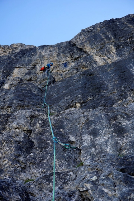 Pilastro di Misurina, Dolomiti, Peter Manhartsberger, Sabrina Ornter - Peter Manhartsberger sul secondo tiro di Vintage sul Pilastro di Misurina nelle Dolomiti (Peter Manhartsberger, Sabrina Ornter 23/08/2016)