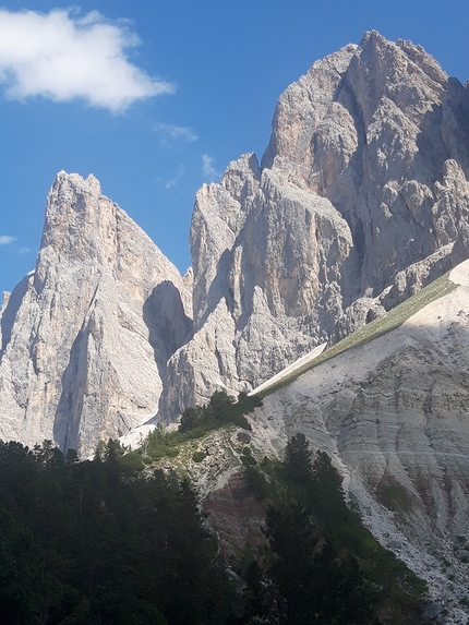 Geislerspitzen, Sass Rigais, Dolomites, Simon Messner, Martin Sieberer - Simon Messner and Martin Sieberer making the first ascent of L Pilaster Desmincià on Sass Rigais, Geislerspitzen, Dolomites