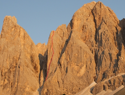 Geislerspitzen, Sass Rigais, Dolomites, Simon Messner, Martin Sieberer - L Pilaster Desmincià on Sass Rigais, Geislerspitzen, Dolomites climbed by Simon Messner and Martin Sieberer