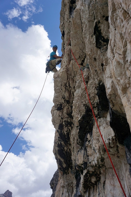 Col di Mezzo, Val Rienza, Dolomiti, Peter Manhartsberger, Martin Wibmer - Peter Manhartsberger sul tiro chiave di Osttiroler Marende al Col di Mezzo, Val Rienza, Dolomiti