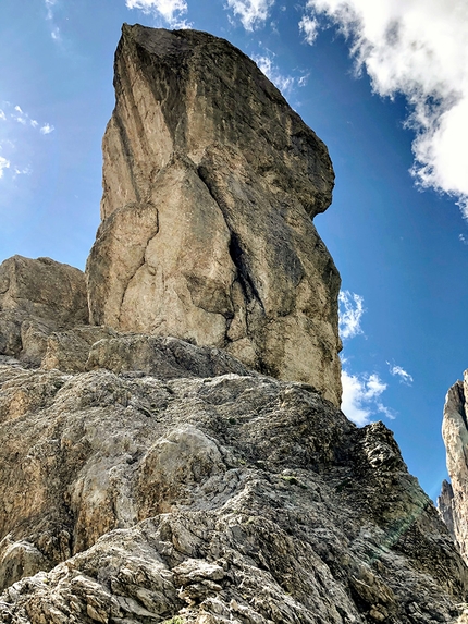 Fungo d’Ombretta, Torre Moschitz, Dolomiti, Bepi De Francesch, Francesco Innerkofler, Giorgia Felicetti, Federico Dell’Antone - Il Fungo d’Ombretta nelle Dolomiti dalla cengia