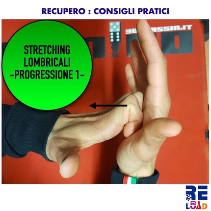 Arrampicata, infortuni, prevenzione - Arrampicata, infortuni, prevenzione: Lo stretching dei muscoli lombricali non è molto semplice da eseguire e richiede un po' di pratica. Vi consigliamo di iniziare con uno stretching leggero e generico per poi proseguire verso posizioni più intense a distanza di qualche giorno o settimana.