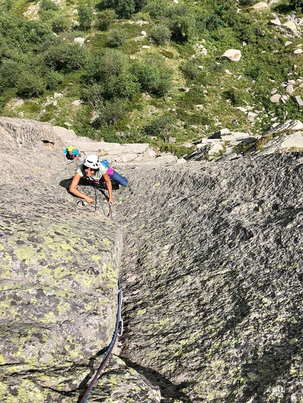 Vallone di Sea Torre di Gandalf - In arrampicata su Sorgente Primaverile, Torre di Gandalf, Vallone di Sea