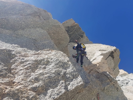 Pilone Centrale del Frêney One Push di Denis Trento e Filip Babicz - Pilone Centrale del Frêney sul Monte Bianco: One Push di Denis Trento e Filip Babicz