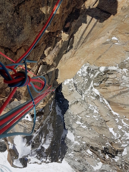 Pilone Centrale del Frêney One Push di Denis Trento e Filip Babicz - Pilone Centrale del Frêney sul Monte Bianco: One Push di Denis Trento e Filip Babicz