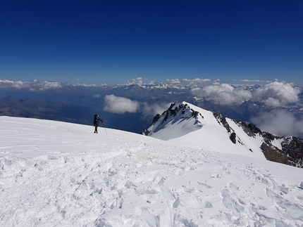 Pilone Centrale del Frêney One Push di Denis Trento e Filip Babicz - Pilone Centrale del Frêney sul Monte Bianco: One Push di Denis Trento e Filip Babicz