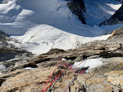 Pilone Centrale del Frêney One Push di Denis Trento e Filip Babicz - Pilone Centrale del Frêney sul Monte Bianco: One Push di Denis Trento e Filip Babicz