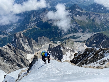 Pilone Centrale del Frêney One Push di Denis Trento e Filip Babicz - Pilone Centrale del Frêney sul Monte Bianco: One Push di Denis Trento e Filip Babicz