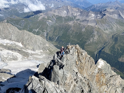 Grandes Jorasses, Il Giovane Guerriero, Federica Mingolla, Leo Gheza - Federica Mingolla making the first repeat of Il Giovane Guerriero on the East Face of the Grandes Jorasses